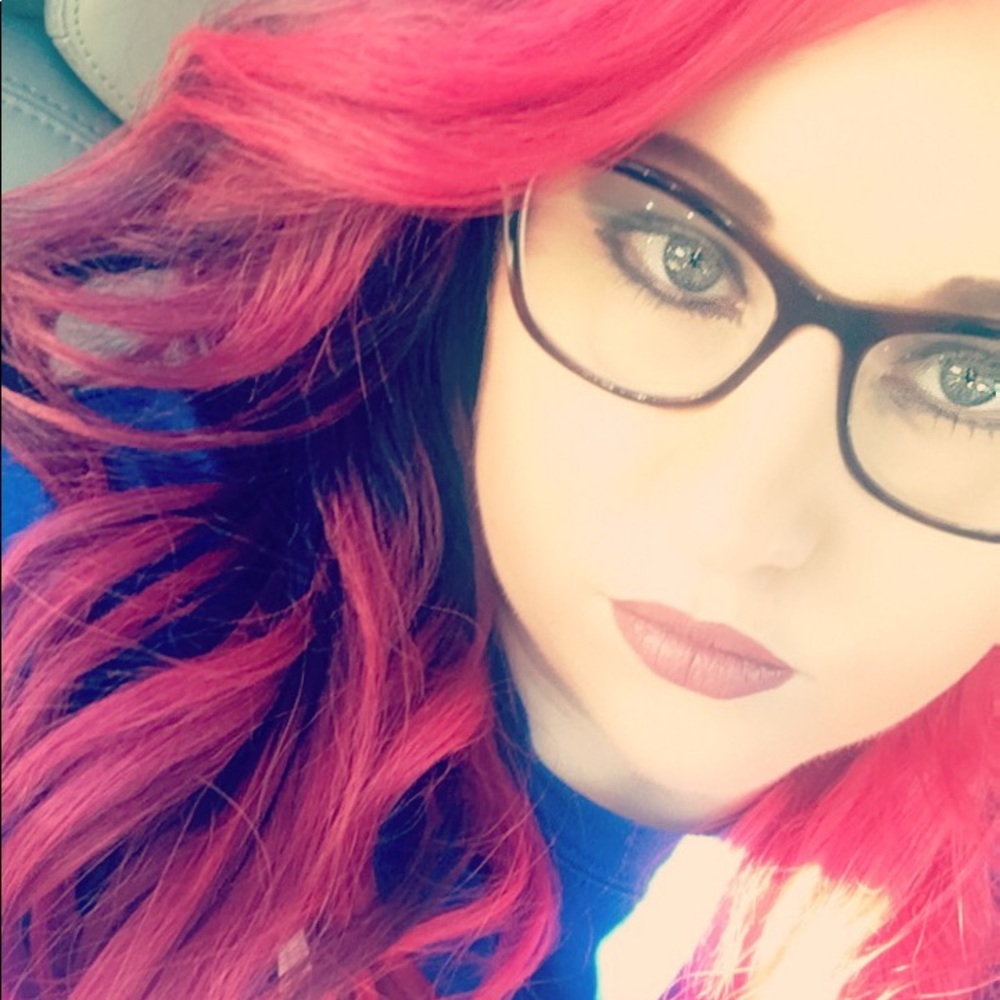 Meet your Posher, Eva